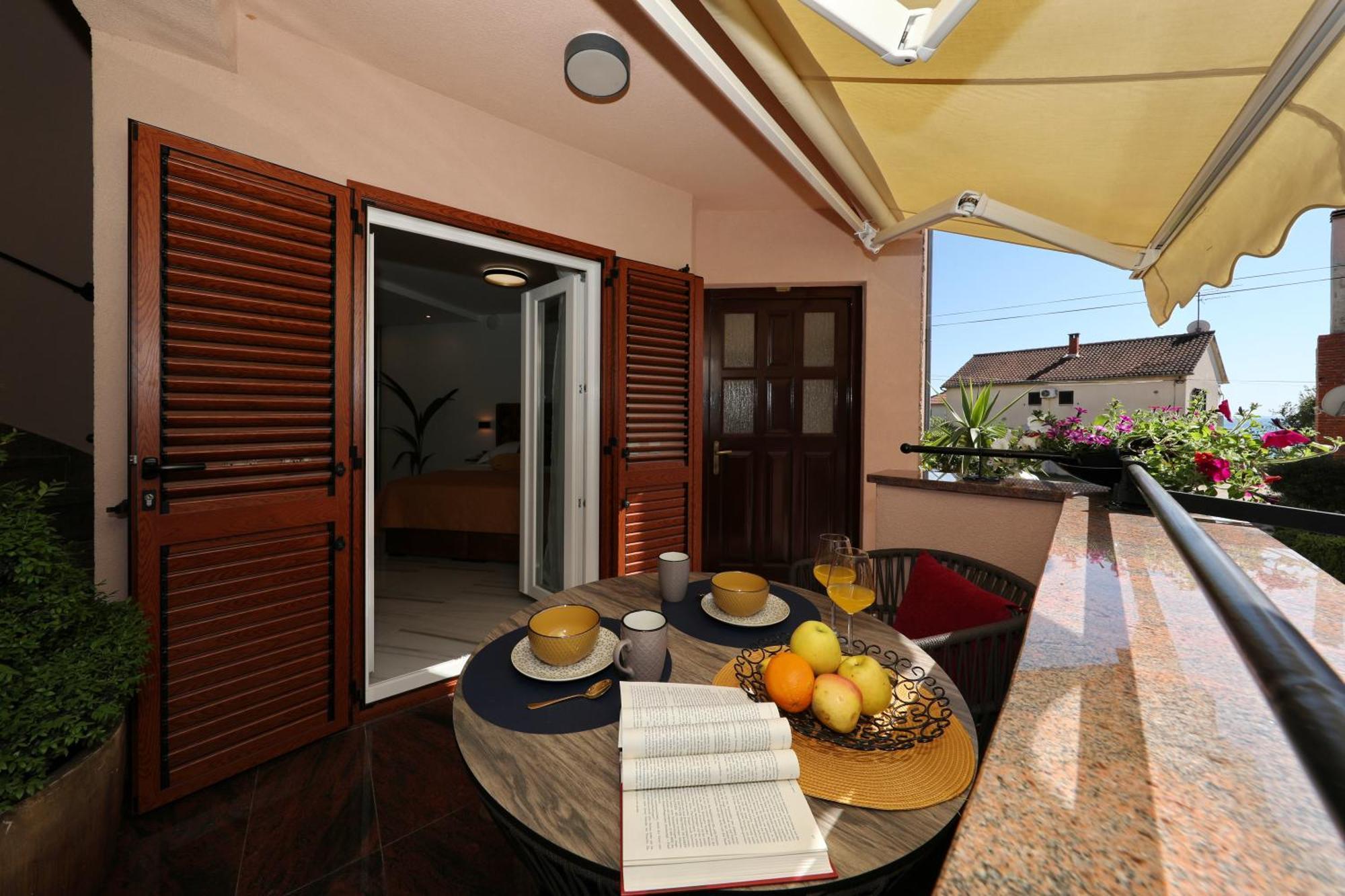 Villa Dalmatino ปาโกชตาเน ภายนอก รูปภาพ